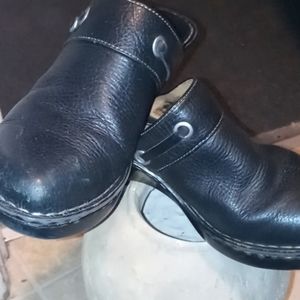 BORN SCOOP HEEL CLOGS